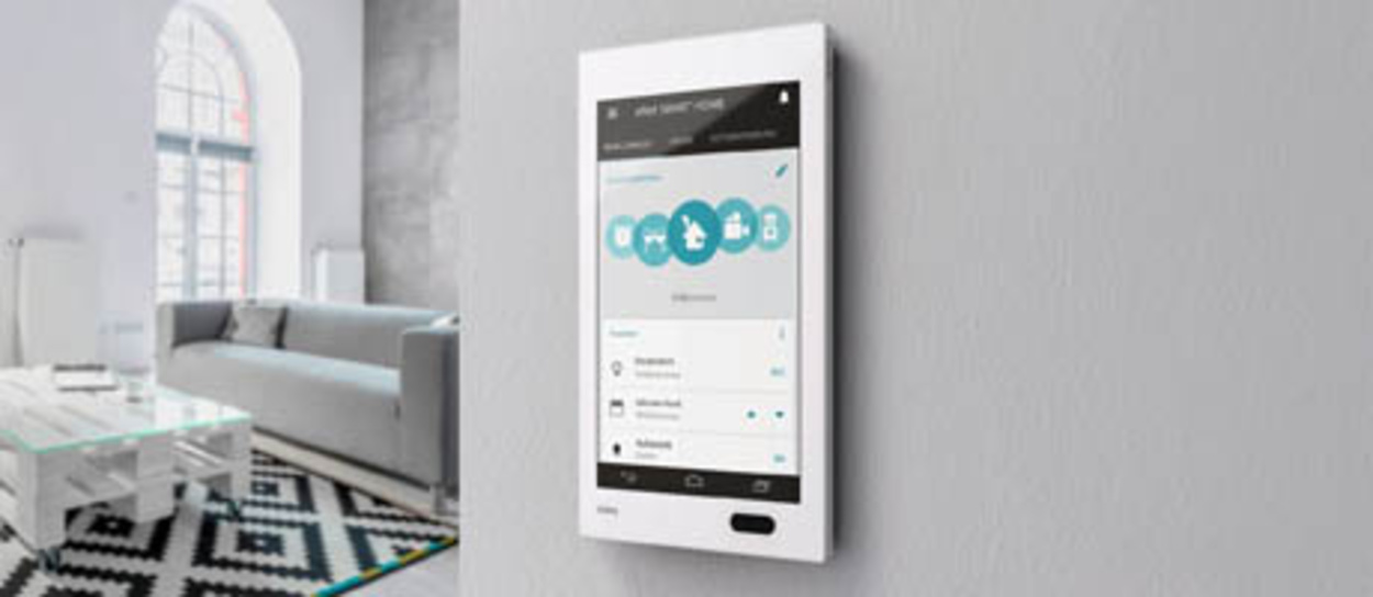 Bedienzentrale Gira G1 bei Elektro Rath GmbH in Grafenrheinfeld