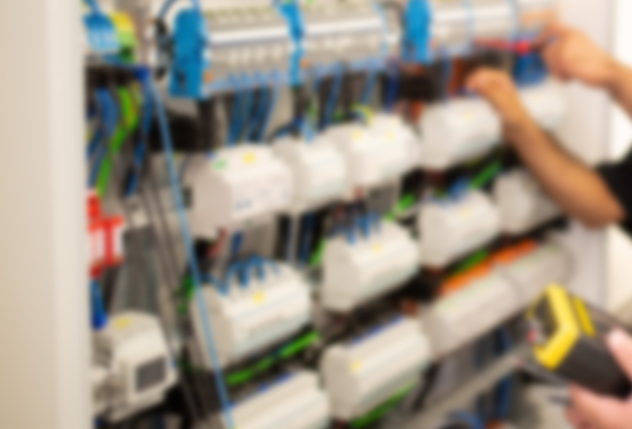 Schalt­anlagen­bau bei Elektro Rath GmbH in Grafenrheinfeld